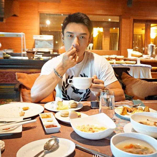 Hunger-Homme--Ice-Ratawit