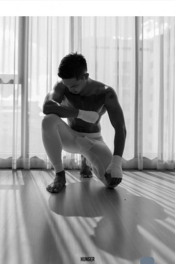 Hunger-Homme-06--Tick-Saksit