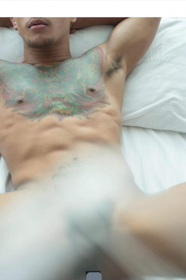 Hunger-Homme-06--Tick-Saksit