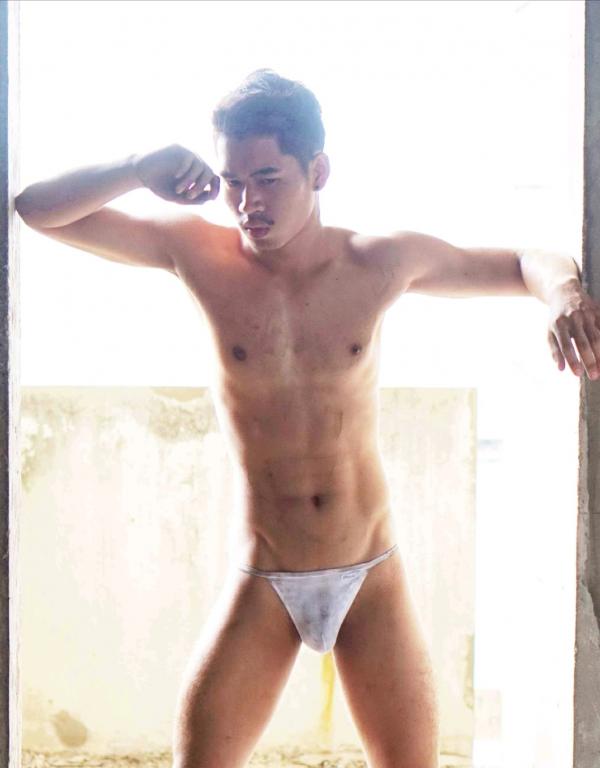 MAN-OMG-2-–-Ron-Apichat