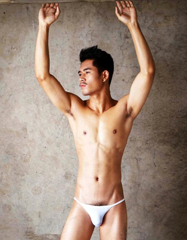 MAN-OMG-2-–-Ron-Apichat