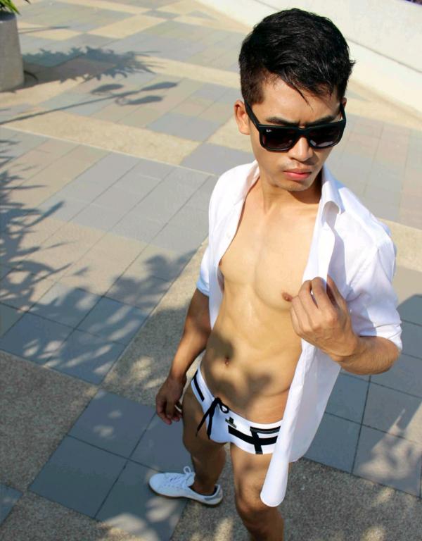 MAN-OMG-2-–-Ron-Apichat