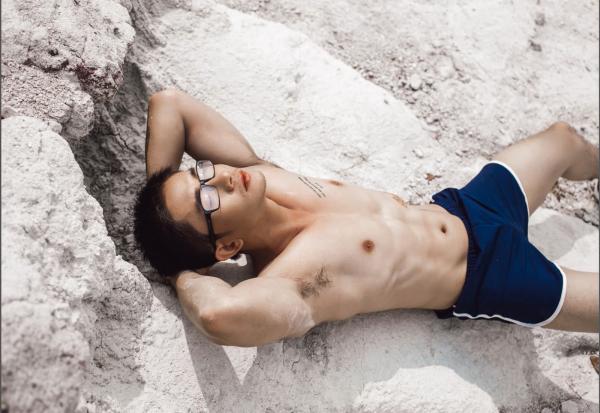 MYTH-Issue-05--Smokin-Hot-Summer--142-Pics--BtS-