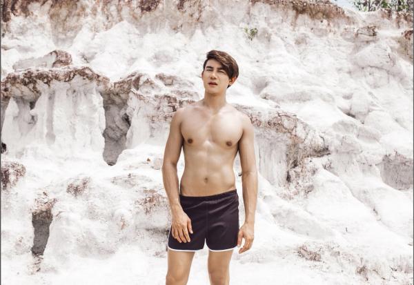 MYTH-Issue-05--Smokin-Hot-Summer--142-Pics--BtS-