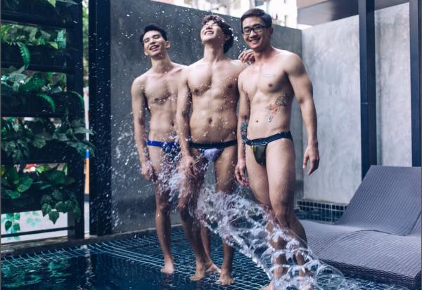 MYTH-Issue-05--Smokin-Hot-Summer--142-Pics--BtS-