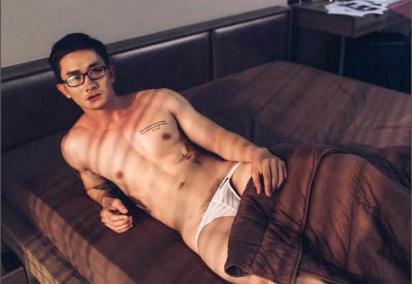 MYTH-Issue-05--Smokin-Hot-Summer--142-Pics--BtS-