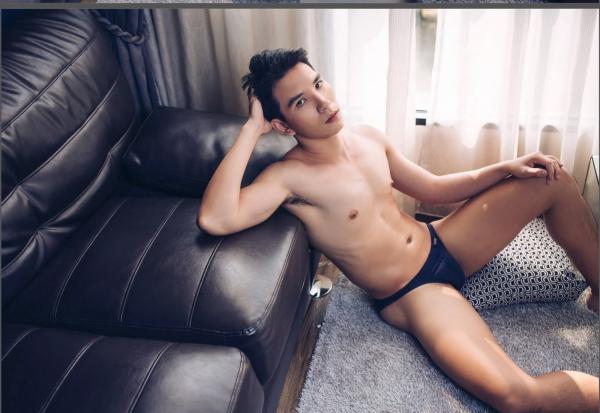 MYTH-Issue-05--Smokin-Hot-Summer--142-Pics--BtS-