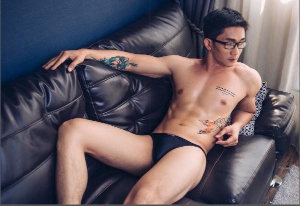 MYTH-Issue-05--Smokin-Hot-Summer--142-Pics--BtS-