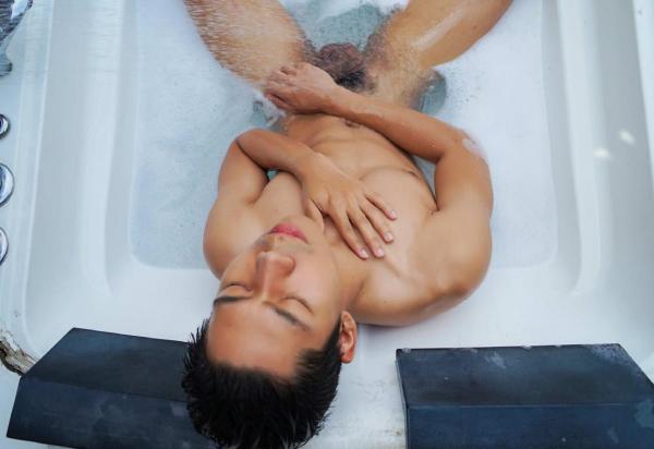 Menluscious--Issue-02---Fame-Krittapat