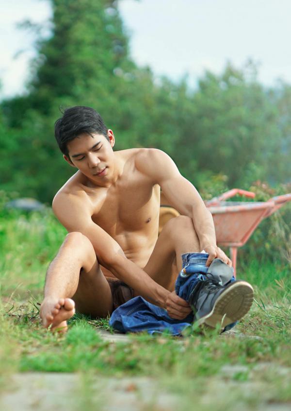 Menluscious--Issue-02---Fame-Krittapat