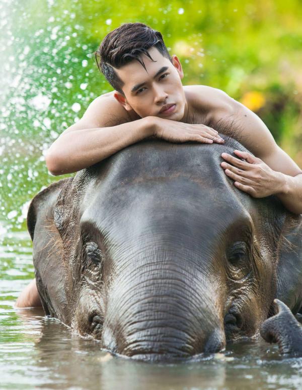 Menluscious-Issue-01--Ron-Charron