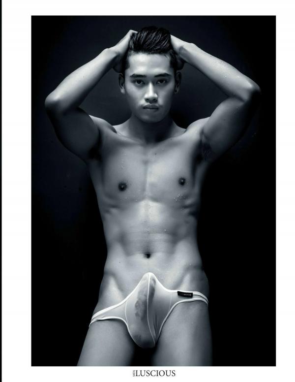 Menluscious-Issue-01--Ron-Charron