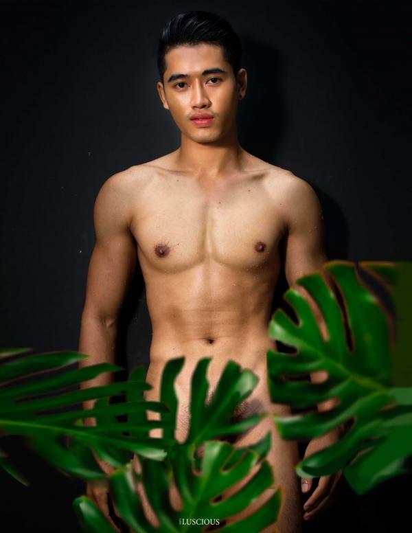 Menluscious-Issue-01--Ron-Charron