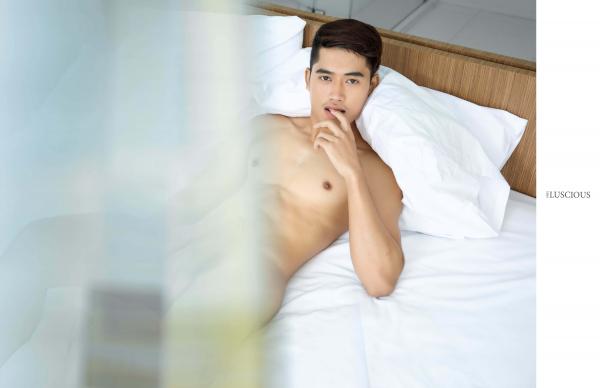 Menluscious-Issue-01--Ron-Charron