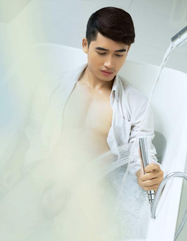 Menluscious-Issue-01--Ron-Charron