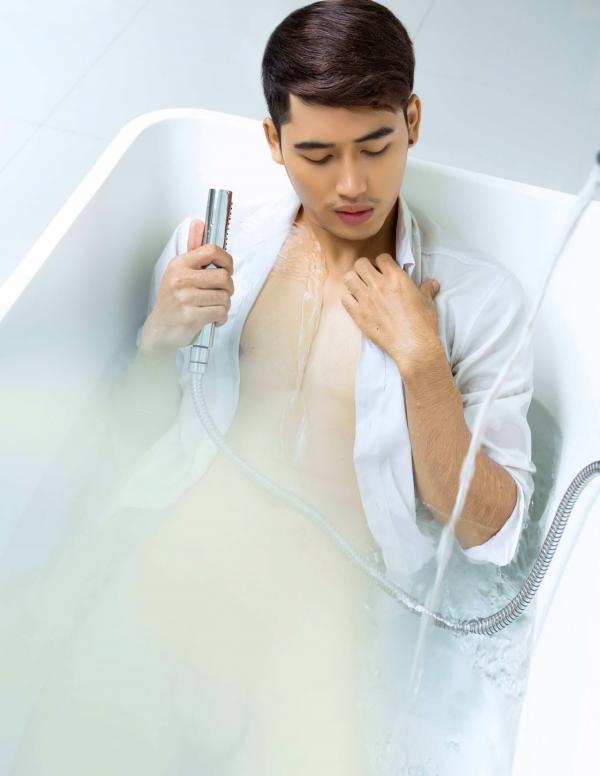 Menluscious-Issue-01--Ron-Charron