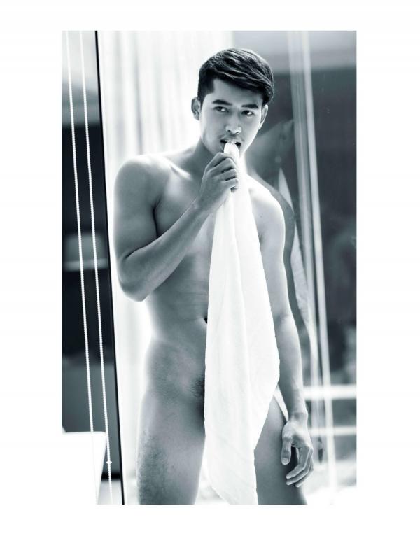 Menluscious-Issue-01--Ron-Charron