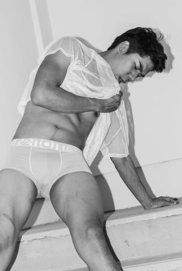 Menluscious-Issue-02---Fame-Krittapat