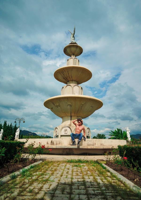 Menluscious-Issue-02---Fame-Krittapat