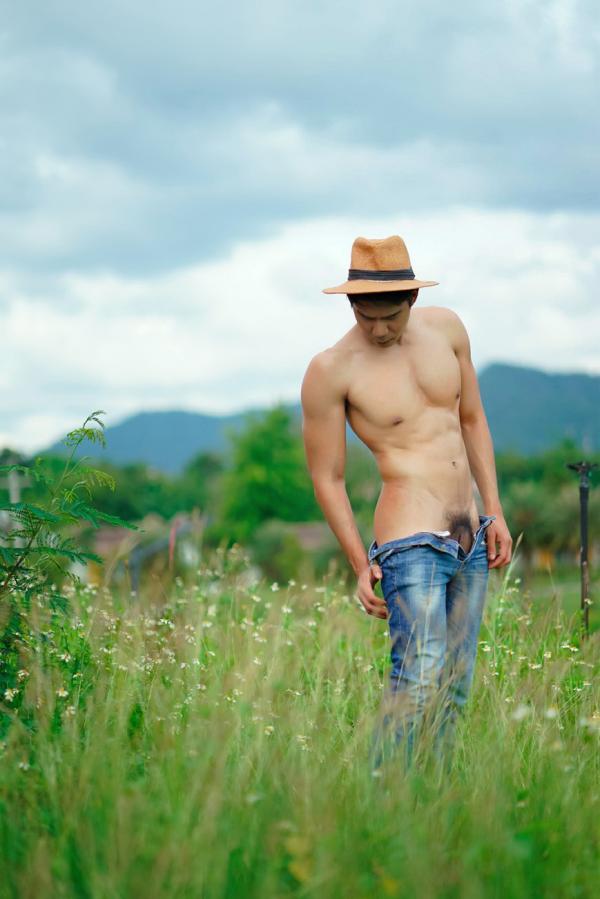 Menluscious-Issue-02---Fame-Krittapat