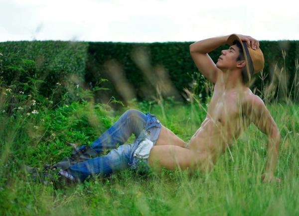 Menluscious-Issue-02---Fame-Krittapat