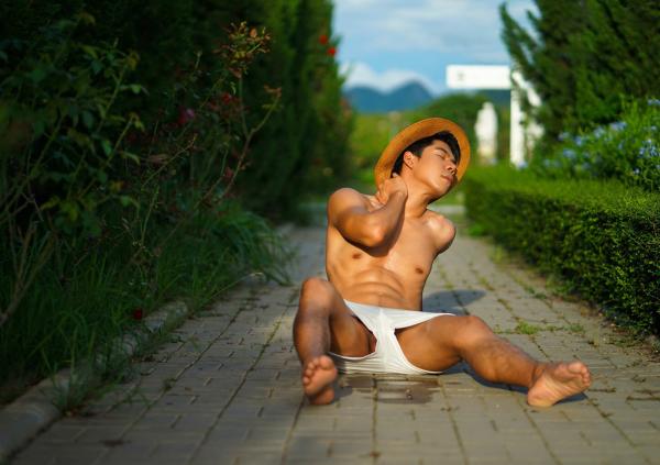 Menluscious-Issue-02---Fame-Krittapat