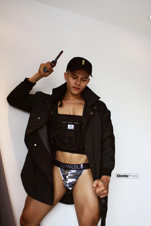 Men’s-Room-15--Lý-Hồng--Pics--Video-