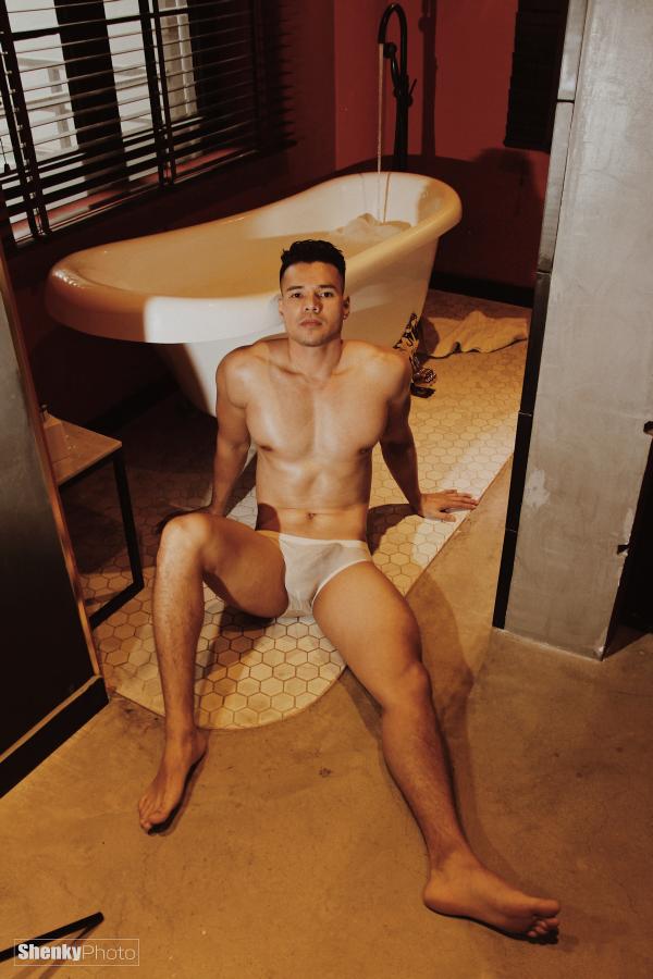 Men’s-Room-16--Mai-Quốc-Doanh-Ebook--Video
