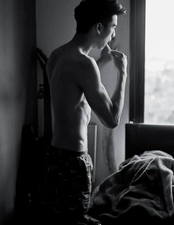 Nogrid-Men-Issue-01---Arm