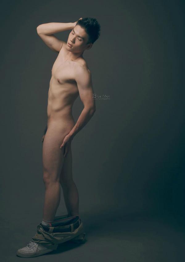 PHOTO-SET-BLUE-MAN-63-–-A-ZHEN