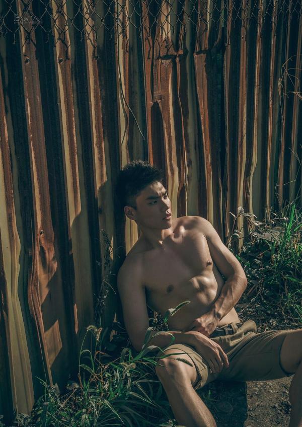 PHOTO-SET-BLUE-MAN-63-–-A-ZHEN