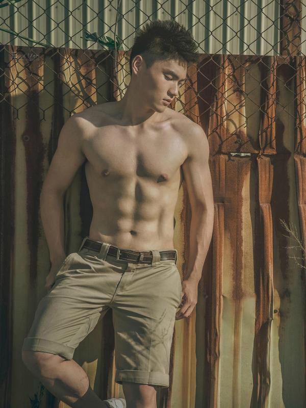 PHOTO-SET-BLUE-MAN-63-–-A-ZHEN