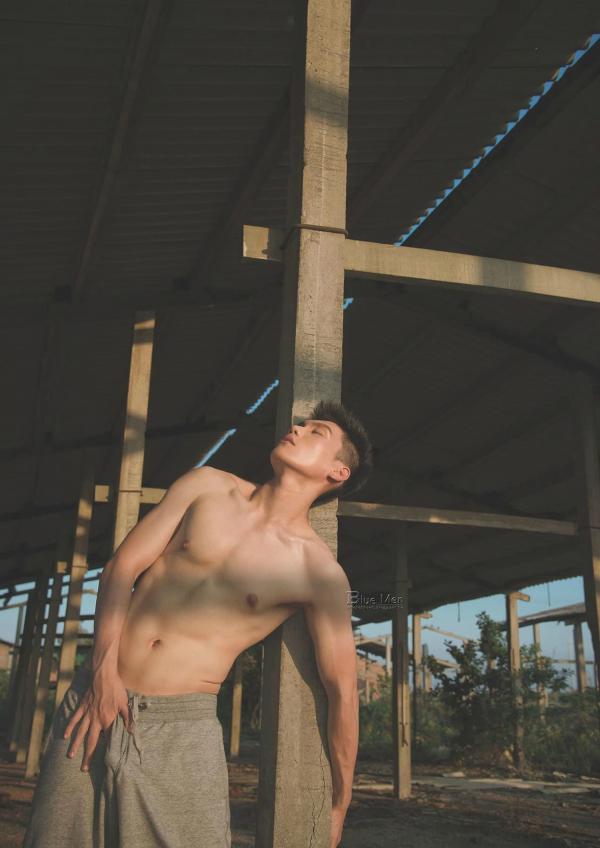 PHOTO-SET-BLUE-MAN-63-–-A-ZHEN