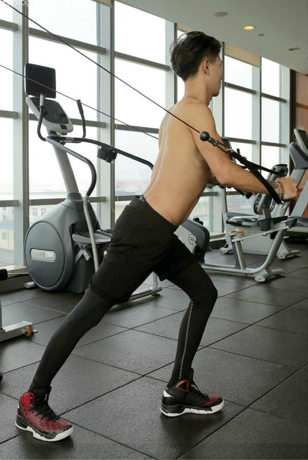 PHOTO-SET-HIGH-52-VERSION-1---YANG-LI-MING