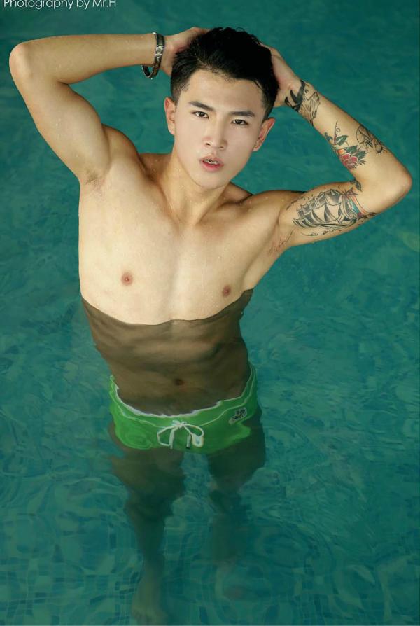 PHOTO-SET-HIGH-52-VERSION-1---YANG-LI-MING