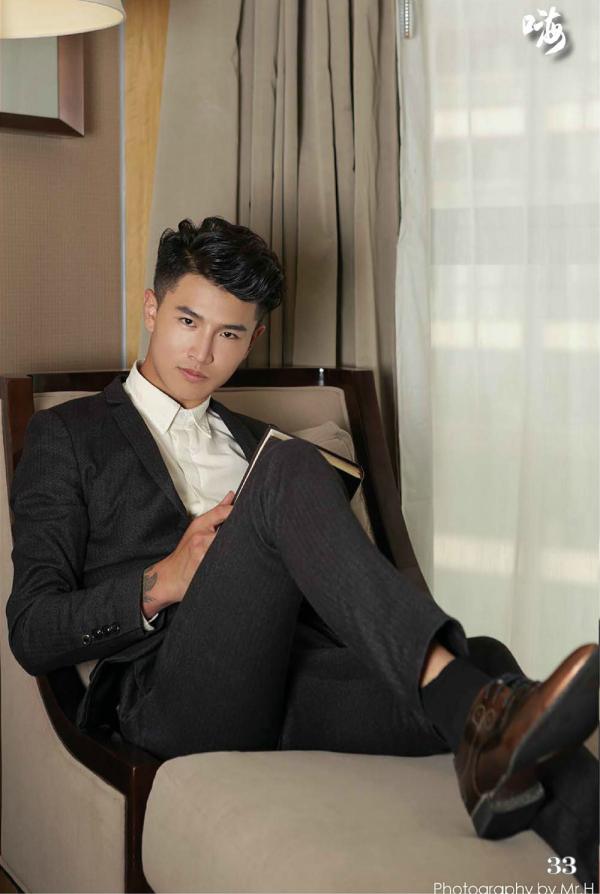 PHOTO-SET-HIGH-52-VERSION-1---YANG-LI-MING