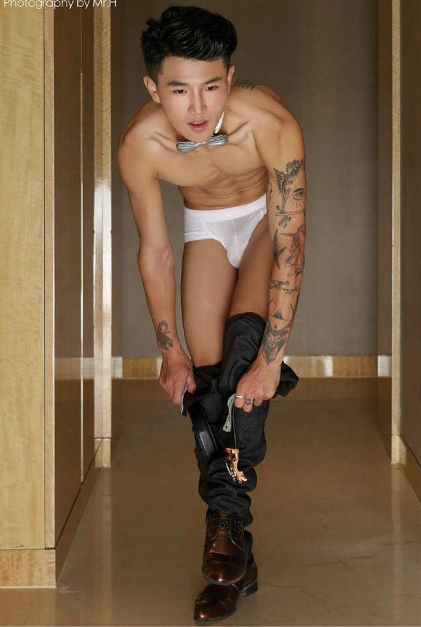 PHOTO-SET-HIGH-52-VERSION-1---YANG-LI-MING