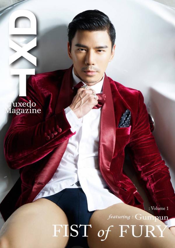 PHOTO-SETS-–-MOMENT-EXTRA-AND-TUXEDO