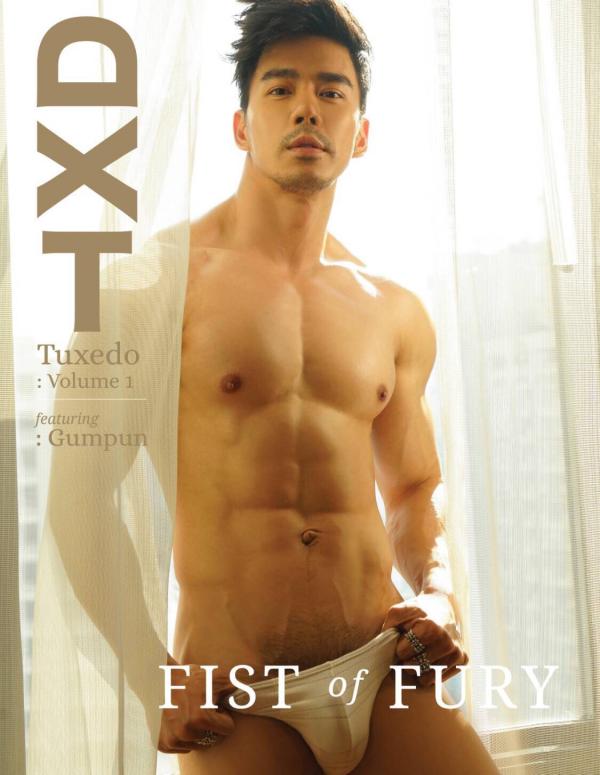 PHOTO-SETS-–-MOMENT-EXTRA-AND-TUXEDO