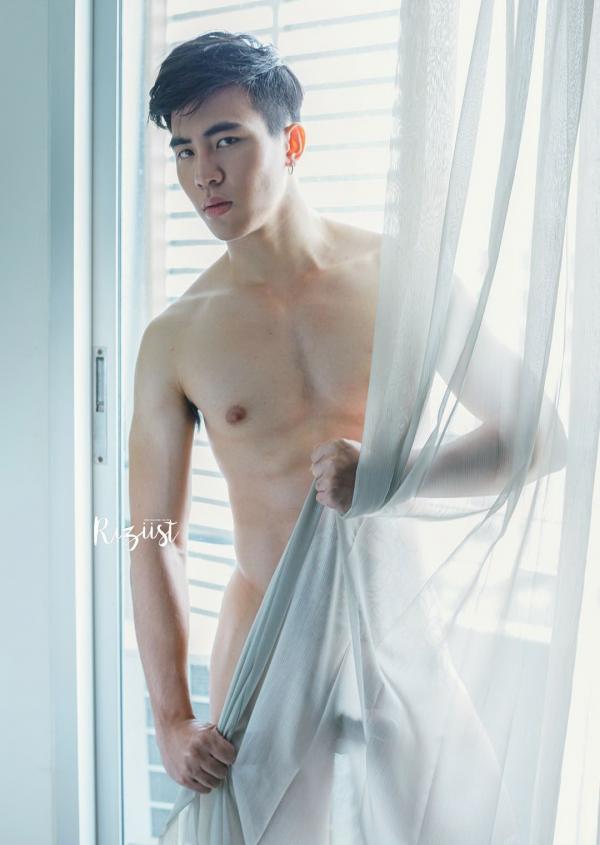 RiZiist-MaGazine-09--KnoW