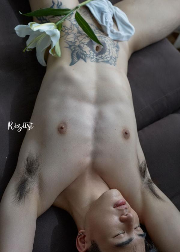 RiZiist-MaGazine-09--KnoW