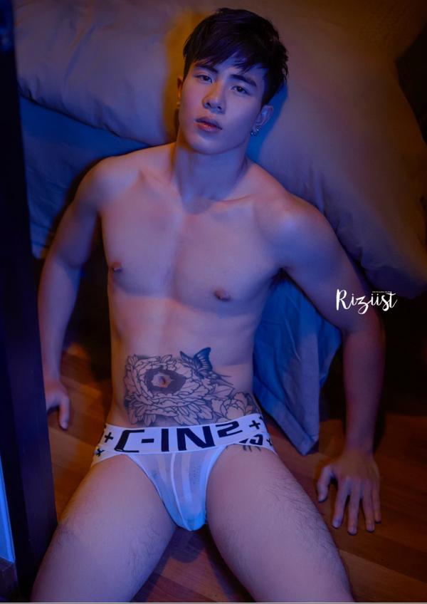 RiZiist-MaGazine-09--KnoW