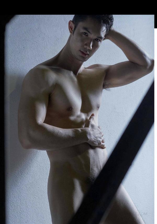 Riziist-Magazine-06--Bat