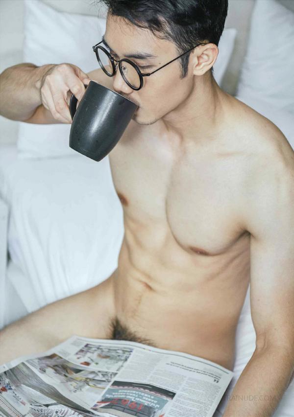 Riziist-Magazine-06--Bat