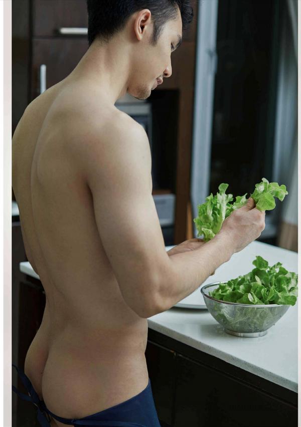 Riziist-Magazine-06--Bat