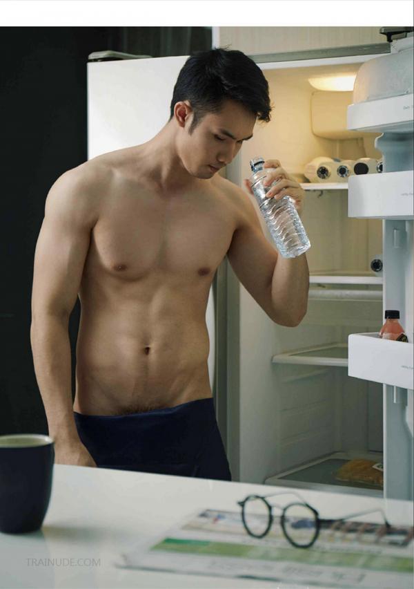 Riziist-Magazine-06--Bat