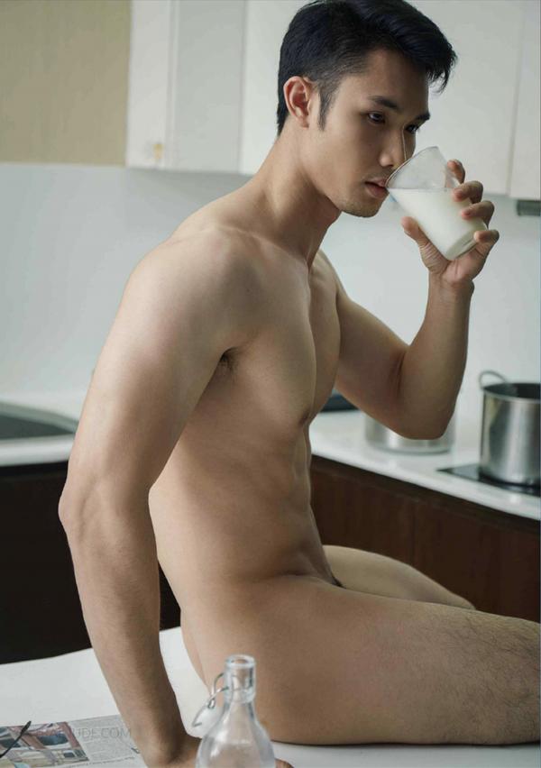 Riziist-Magazine-06--Bat