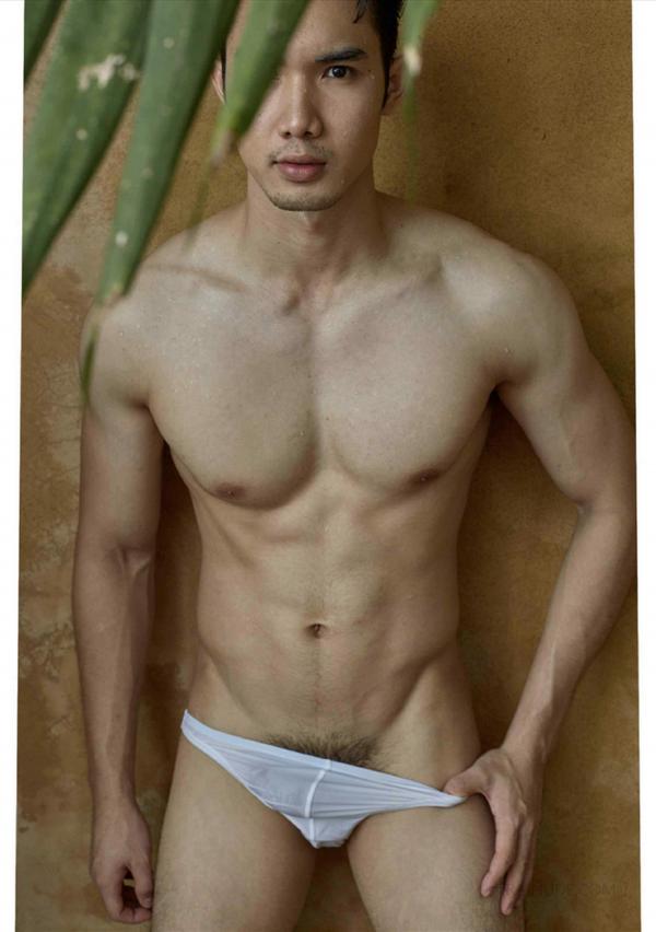 Riziist-Magazine-06--Bat