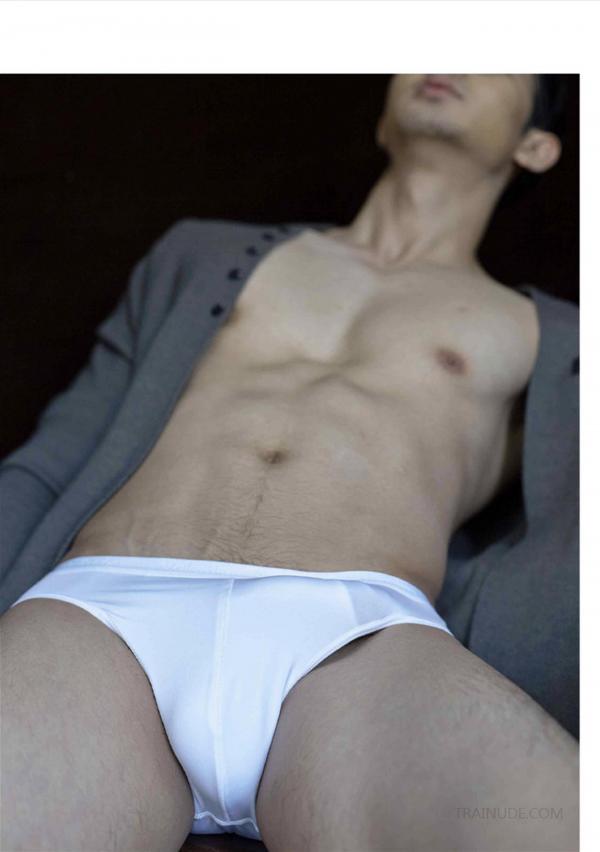 Riziist-Magazine-06--Bat