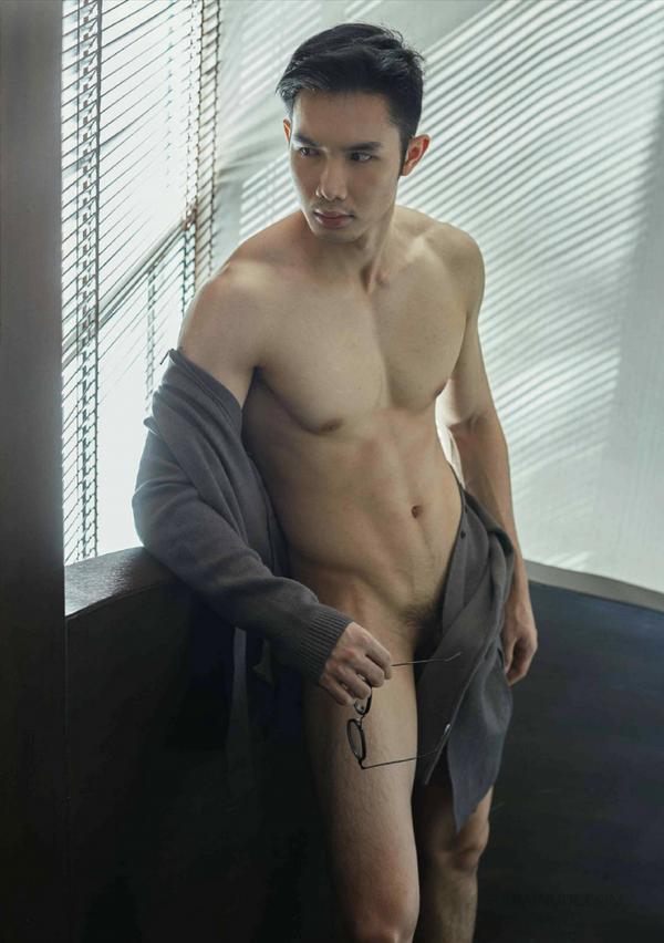 Riziist-Magazine-06--Bat